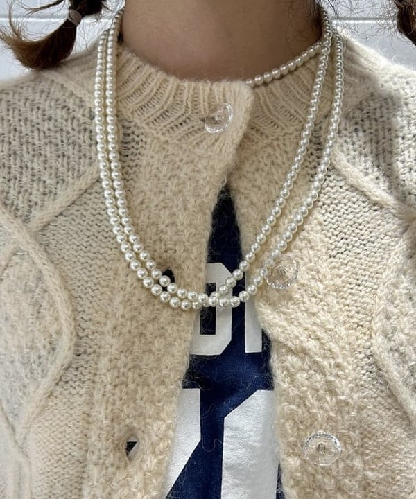 小原 もこさんの「BEAMS WOMEN｜BEAMS BOY / 樹脂 パール ロング ネックレス」を使ったコーディネート