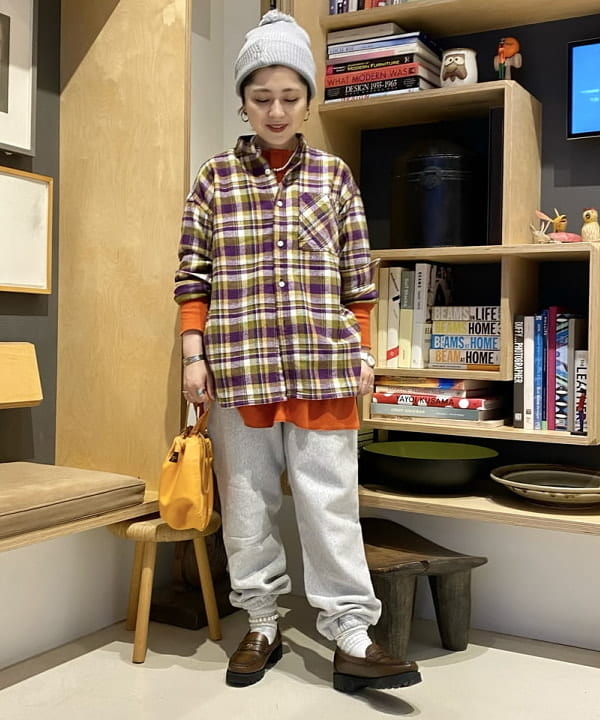 吉野 多恵さんの「BEAMS WOMEN｜BEAMS BOY / ミリタリーリブ ヘンリーネック ロングスリーブ」を使ったコーディネート