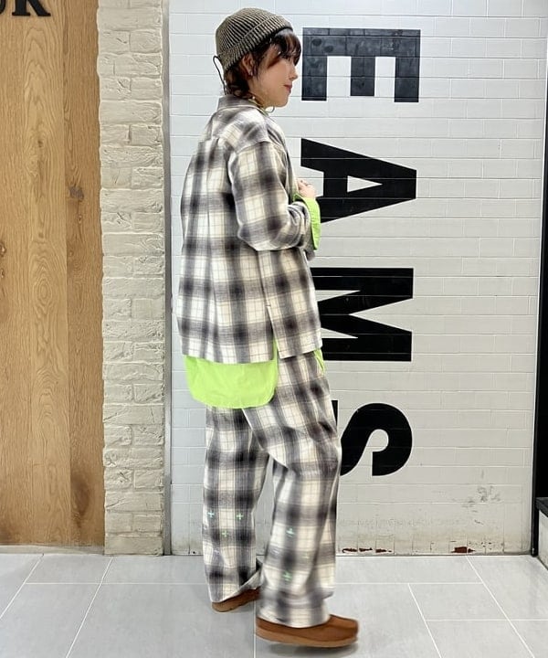 小原 もこさんの「BEAMS WOMEN｜L.L.Bean × BEAMS PLUS ＆ BEAMS BOY / Deep Bottom Deluxe Boat and Tote Mini」を使ったコーディネート