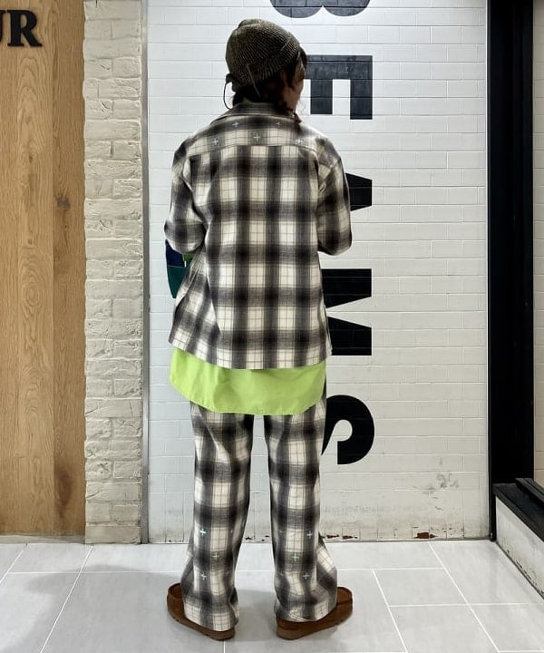 小原 もこさんの「BEAMS WOMEN｜L.L.Bean × BEAMS PLUS ＆ BEAMS BOY / Deep Bottom Deluxe Boat and Tote Mini」を使ったコーディネート