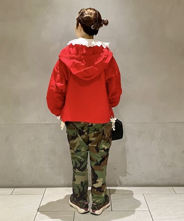 吉野 多恵さんの「BEAMS WOMEN｜BEAMS BOY / ラメ リブ クルー ソックス NEW」を使ったコーディネート