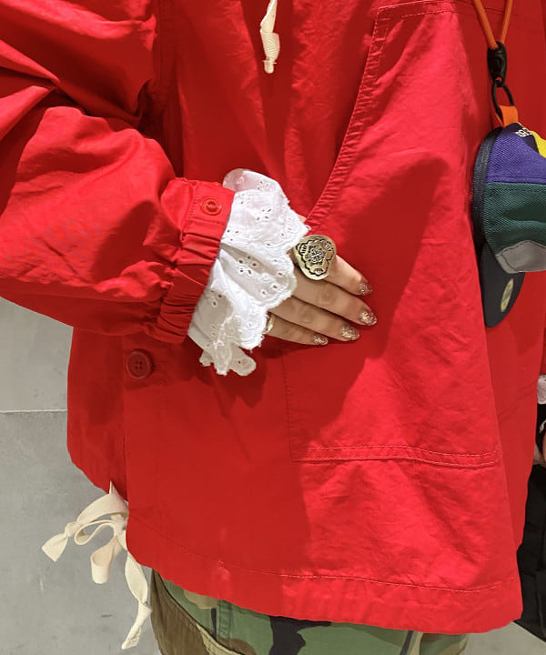 吉野 多恵さんの「BEAMS WOMEN｜BEAMS BOY / ラメ リブ クルー ソックス NEW」を使ったコーディネート