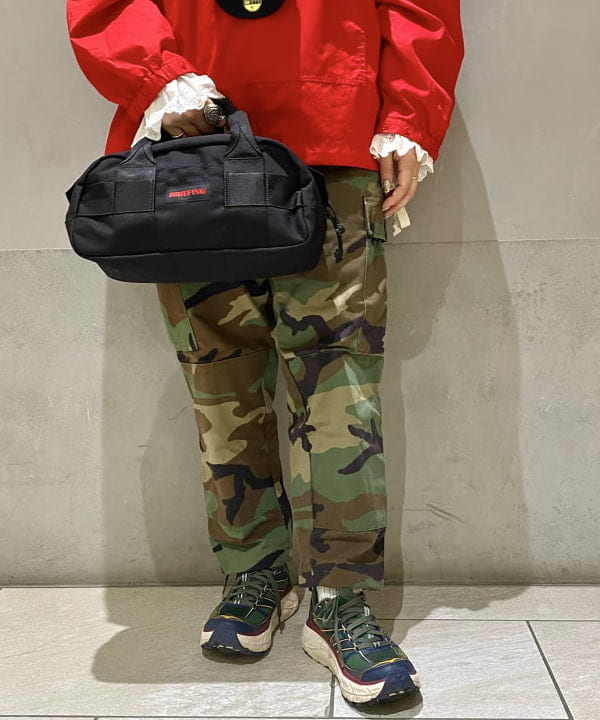 吉野 多恵さんの「BEAMS WOMEN｜BEAMS BOY / ラメ リブ クルー ソックス NEW」を使ったコーディネート