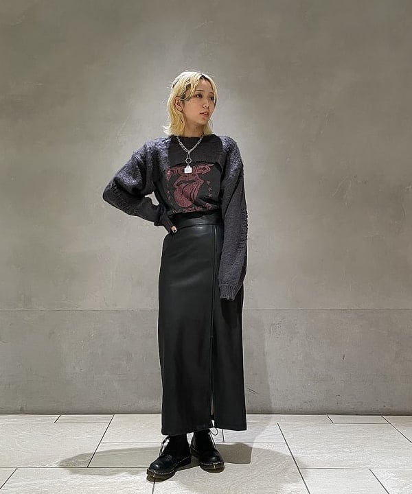 シマダリツコさんの「BEAMS WOMEN｜▲Dr.Martens / PASCAL 8ホール ブーツ」を使ったコーディネート