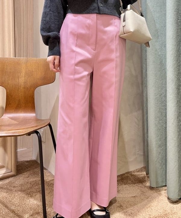 山田 千遥さんの「BEAMS WOMEN｜Demi-Luxe BEAMS / ピンタック ダブルクロス パンツ」を使ったコーディネート