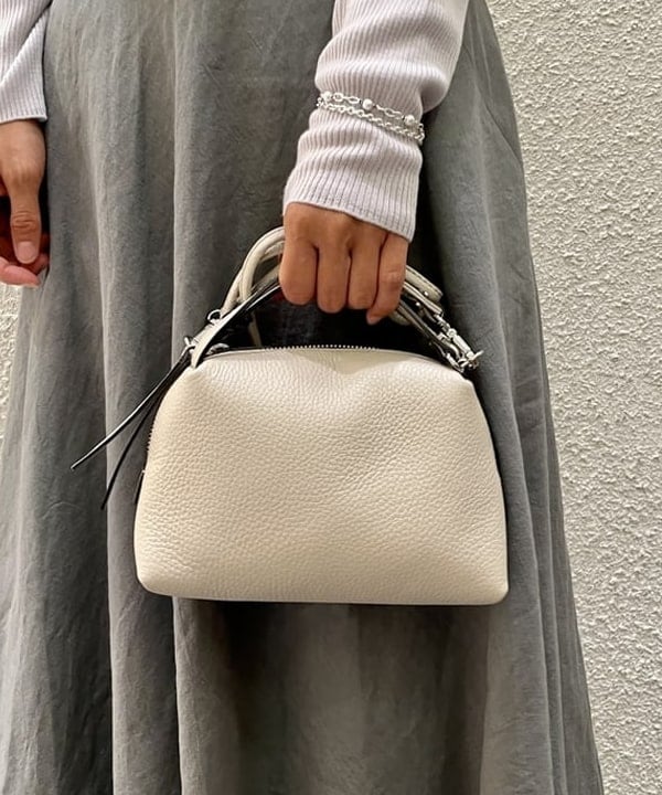 五十峯 さよさんの「BEAMS WOMEN｜GIANNI CHIARINI / ALIFA レザーショルダーバッグ S」を使ったコーディネート