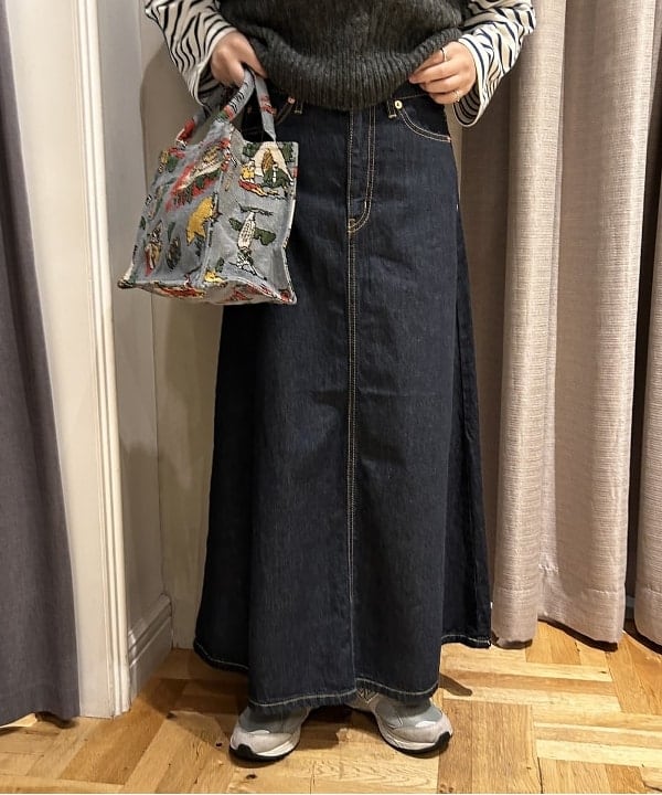 まつむさんの「BEAMS WOMEN｜BEAMS BOY / デニム 5ポケット マキシスカート」を使ったコーディネート