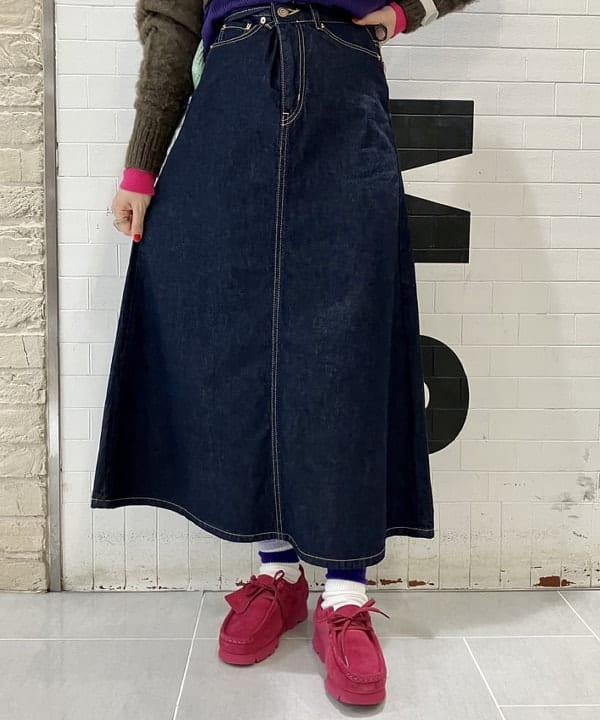 小原 もこさんの「BEAMS WOMEN｜BEAMS BOY / デニム 5ポケット マキシスカート」を使ったコーディネート