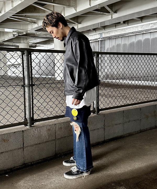 佐々木 祐太さんの「BEAMS WOMEN｜ワイドフィット レザー ジップブルゾン」を使ったコーディネート