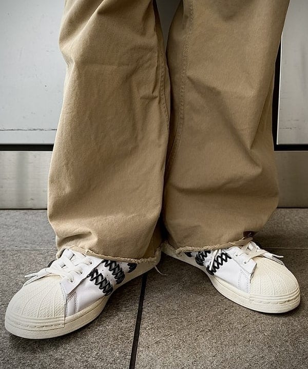 林 義人さんの「BEAMS PLUS / ウエストポイントクロス ミリタリー トラウザーズ」を使ったコーディネート