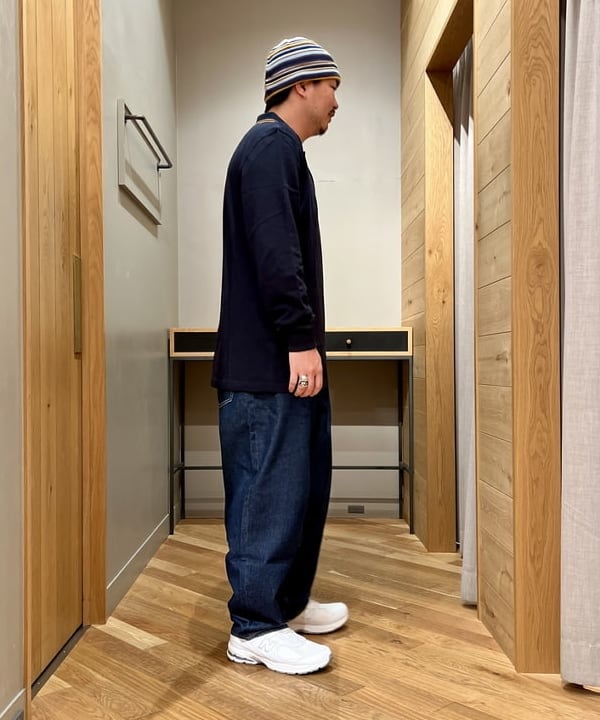 新里 京介さんの「BEAMS WOMEN｜ワイド テーパード デニム」を使ったコーディネート