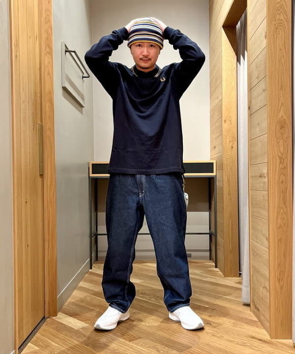 新里 京介さんの「BEAMS WOMEN｜ワイド テーパード デニム」を使ったコーディネート