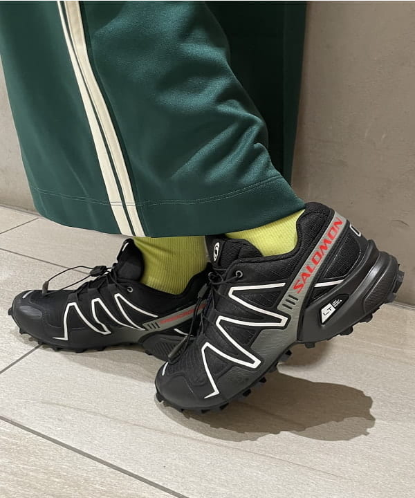 シマダリツコさんの「BEAMS WOMEN｜ARROW NOVELTY / コンチョ ベルト 22FW」を使ったコーディネート