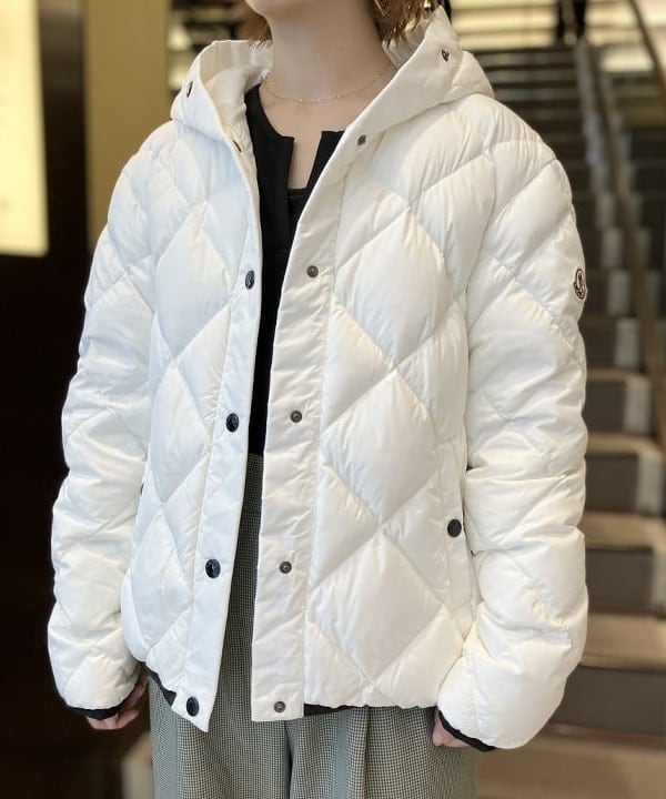 蒲原 捺美さんの「BEAMS WOMEN｜▲MONCLER / ARVOUIN ダウンジャケット」を使ったコーディネート