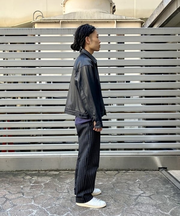 森 凌真さんの「BEAMS WOMEN｜ワイドフィット レザー ジップブルゾン」を使ったコーディネート