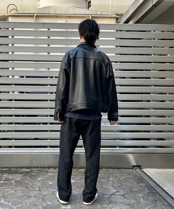森 凌真さんの「BEAMS WOMEN｜ワイドフィット レザー ジップブルゾン」を使ったコーディネート