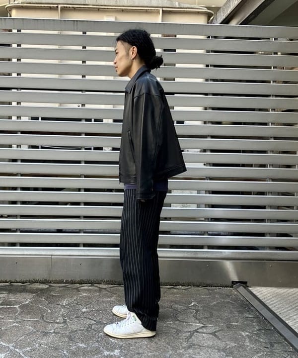 森 凌真さんの「BEAMS WOMEN｜ワイドフィット レザー ジップブルゾン」を使ったコーディネート