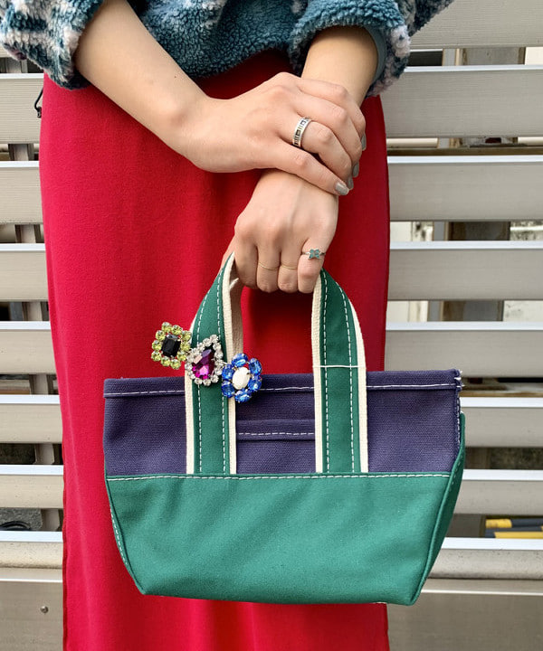 ナツハさんの「BEAMS WOMEN｜L.L.Bean × BEAMS PLUS ＆ BEAMS BOY / Deep Bottom Deluxe Boat and Tote Mini」を使ったコーディネート