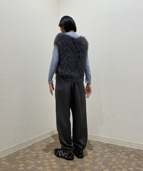 吉田 花さんの「BEAMS WOMEN｜FARAH / Tow Tuck Wide Tapered Pants」を使ったコーディネート