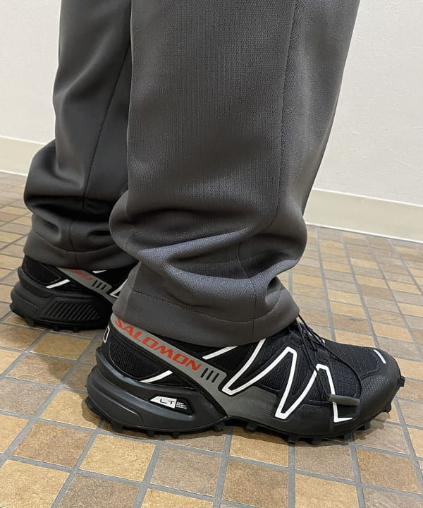 吉田 花さんの「BEAMS WOMEN｜FARAH / Tow Tuck Wide Tapered Pants」を使ったコーディネート