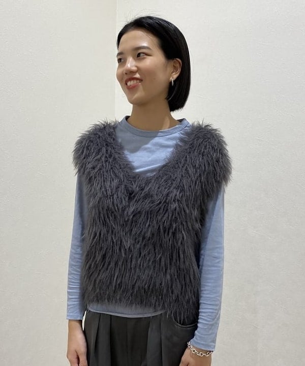 吉田 花さんの「BEAMS WOMEN｜FARAH / Tow Tuck Wide Tapered Pants」を使ったコーディネート