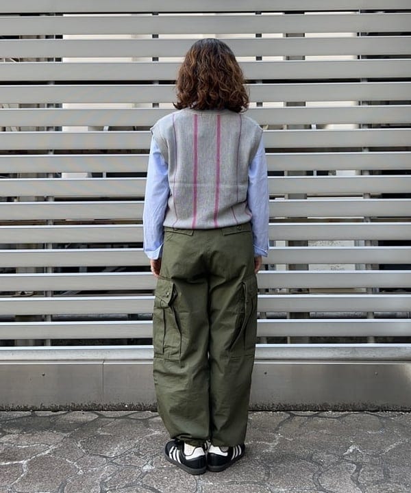 まつむさんの「BEAMS WOMEN｜【別注】BUZZ RICKSON'S / ポプリン アーミーパンツ」を使ったコーディネート