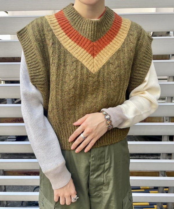 みりさんの「BEAMS WOMEN｜【別注】BUZZ RICKSON'S / ポプリン アーミーパンツ」を使ったコーディネート