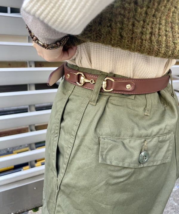 みりさんの「BEAMS WOMEN｜【別注】BUZZ RICKSON'S / ポプリン アーミーパンツ」を使ったコーディネート