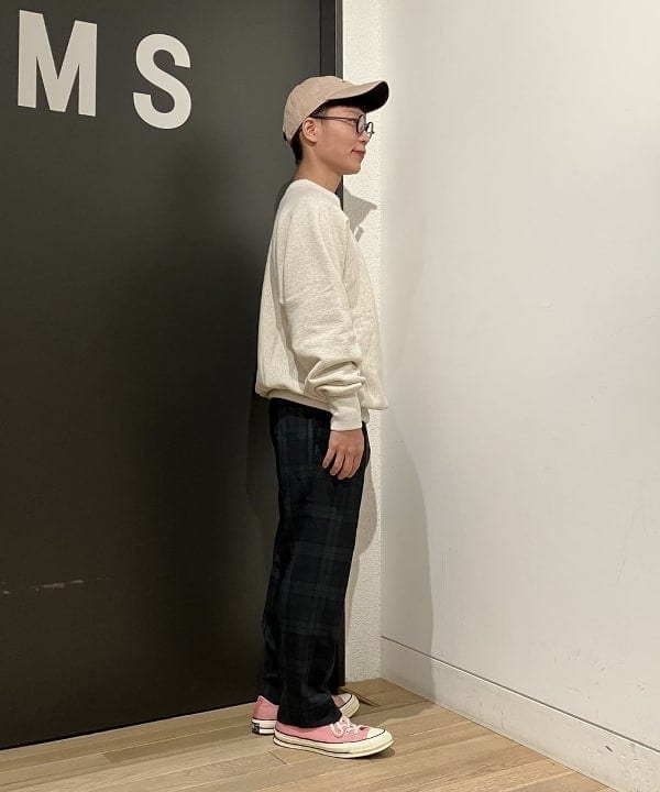 土田 達也さんの「BEAMS WOMEN｜BEAMS BOY / ポリエステル ウール シンチ バック スラックス」を使ったコーディネート