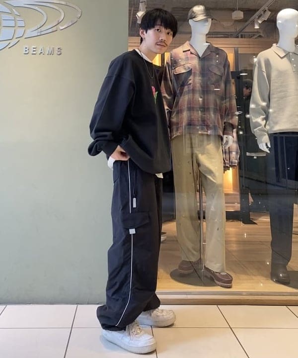 井上 隆司さんの「BEAMS WOMEN｜BEAMS / パイピング スノー パンツ」を使ったコーディネート