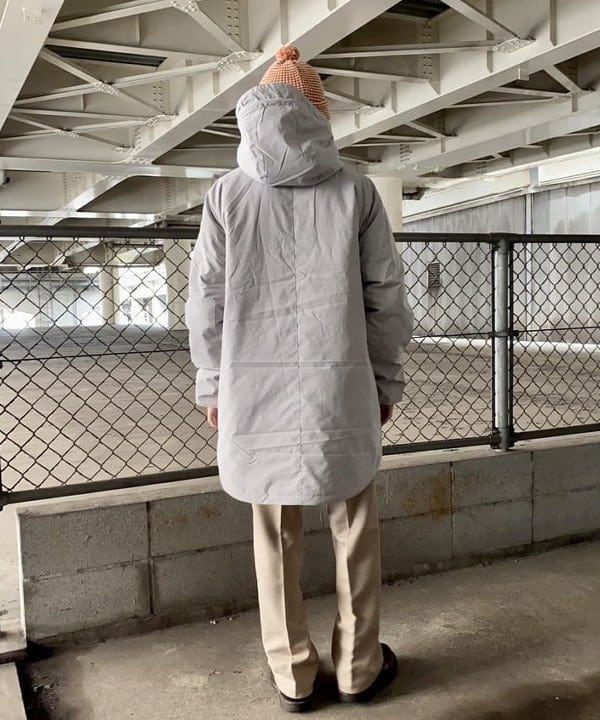 翔さんの「BEAMS WOMEN｜VAPORIZE / Twill Straight Slacks」を使ったコーディネート