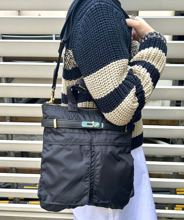 千田 静香さんの「BEAMS WOMEN｜【別注】sita parantica / ヘルメットバッグ」を使ったコーディネート