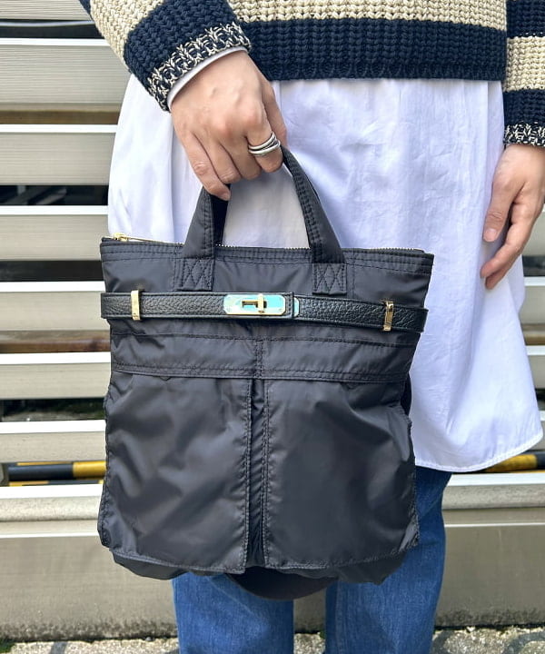 千田 静香さんの「BEAMS WOMEN｜【別注】sita parantica / ヘルメットバッグ」を使ったコーディネート