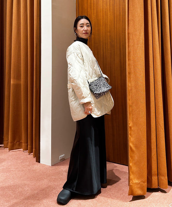 川口 恵さんの「BEAMS WOMEN｜キルティング ノーカラー ブルゾン」を使ったコーディネート