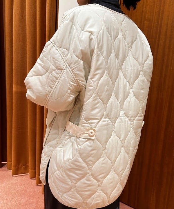 川口 恵さんの「BEAMS WOMEN｜キルティング ノーカラー ブルゾン」を使ったコーディネート