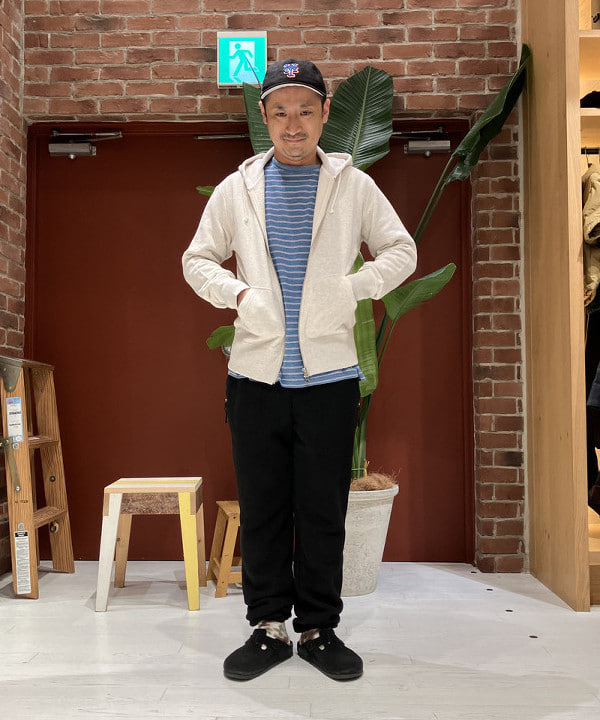 穴井 唯志さんの「BEAMS WOMEN｜LOOPWHEELER / 別注 Slim Zip Sweat Hoody」を使ったコーディネート