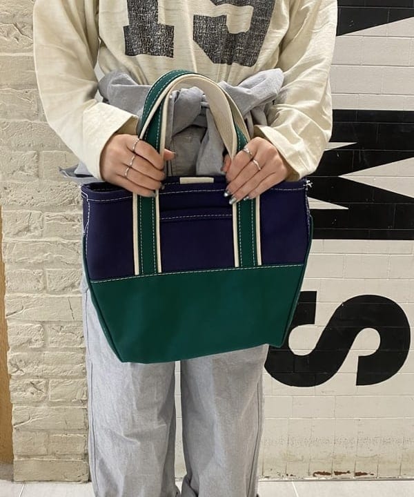 モモさんの「BEAMS WOMEN｜L.L.Bean / Deep Bottom Deluxe Boat and Tote S」を使ったコーディネート