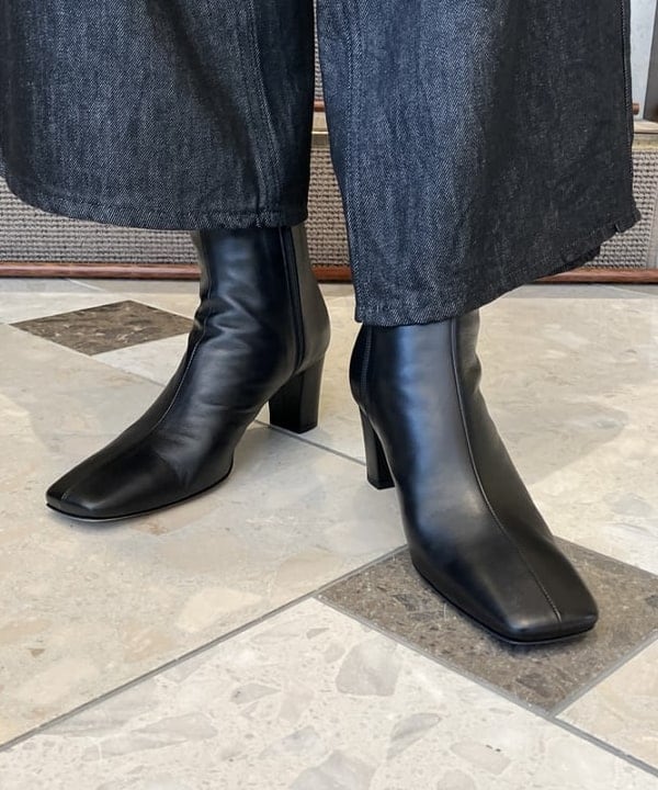 蒲原 捺美さんの「BEAMS WOMEN｜PYRENEX / ELAURA2 ダウンジャケット」を使ったコーディネート