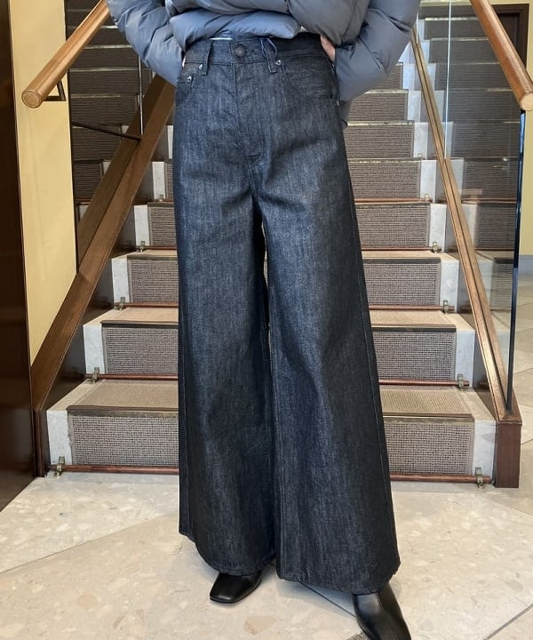 蒲原 捺美さんの「BEAMS WOMEN｜PYRENEX / ELAURA2 ダウンジャケット」を使ったコーディネート