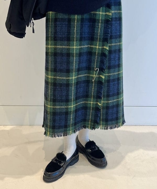 ミナミマリコさんの「BEAMS WOMEN｜BEAMS BOY / ミリタリー リブ ロングソックス」を使ったコーディネート