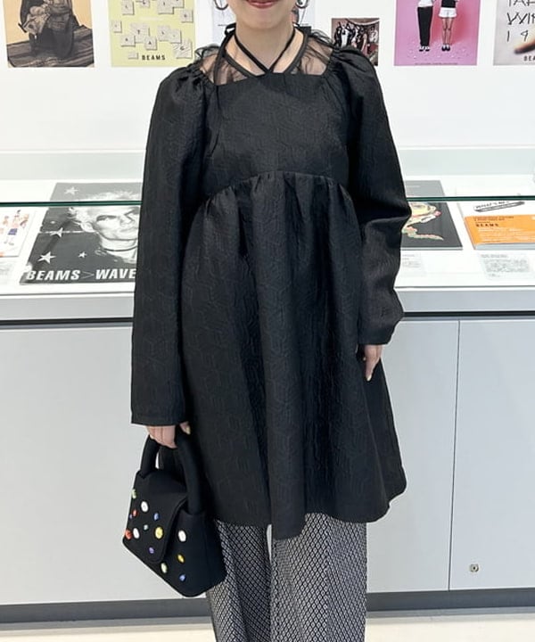 SAEさんの「BEAMS WOMEN｜Ray BEAMS / フクレ ジャカード スクエアネック ミニワンピース」を使ったコーディネート