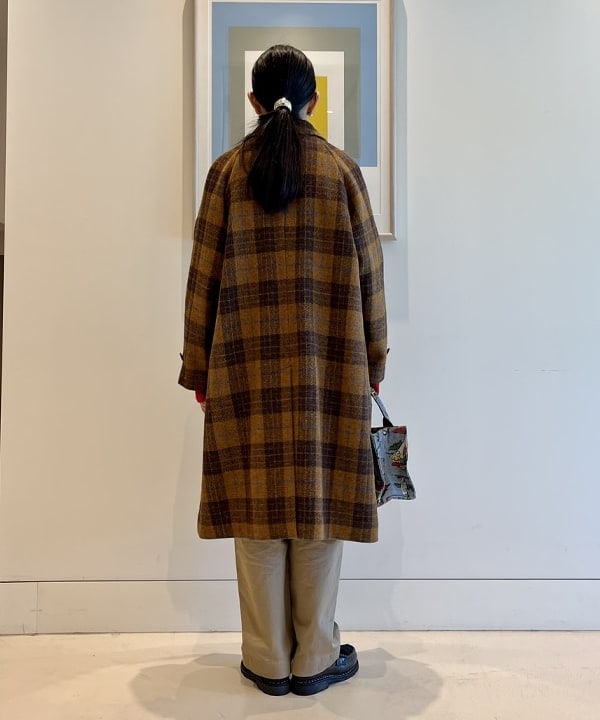 ミナミマリコさんの「BEAMS WOMEN｜WAREHOUSE & CO. / 別注 ステンシル13 Tシャツ」を使ったコーディネート