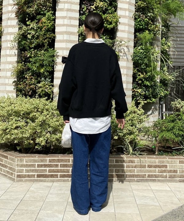 吉田 花さんの「BEAMS WOMEN｜Ray BEAMS / ライン ストーン バッグ」を使ったコーディネート