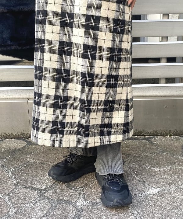 オカモト ミサキさんの「BEAMS WOMEN｜オーガンジー リボンブラウス」を使ったコーディネート