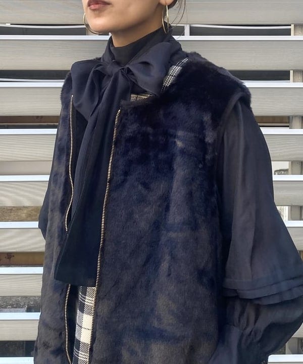 オカモト ミサキさんの「BEAMS WOMEN｜オーガンジー リボンブラウス」を使ったコーディネート