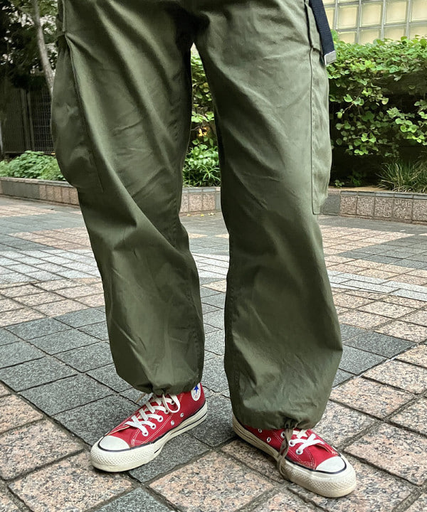 SHINAGAWAさんの「BEAMS WOMEN｜【別注】BUZZ RICKSON'S / ポプリン アーミーパンツ」を使ったコーディネート