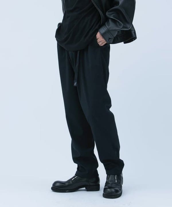 平柳 楓馬さんの「BEAMS WOMEN｜ワイドフィット レザー ジップブルゾン」を使ったコーディネート