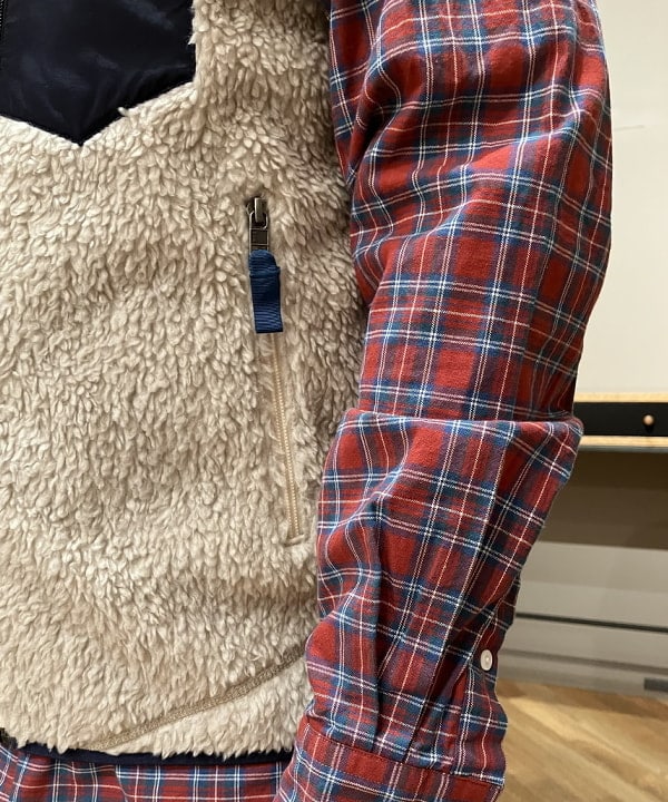 穴井 唯志さんの「BEAMS WOMEN｜BEAMS PLUS / インディゴチェック ボタンダウンシャツ」を使ったコーディネート