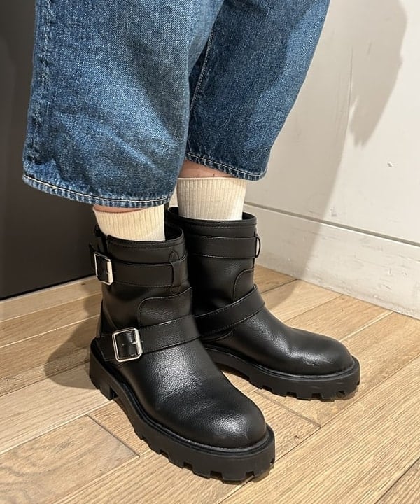 ando naoさんの「BEAMS WOMEN｜Champion / リバースウィーブ(R) クルーネック スウェット」を使ったコーディネート