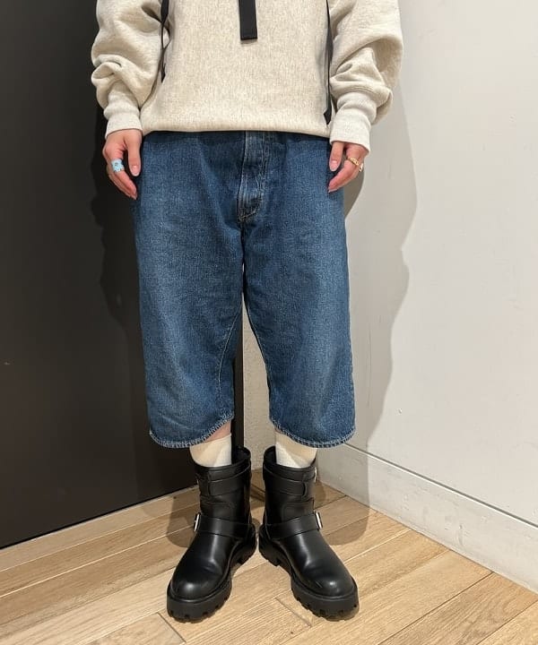 ando naoさんの「BEAMS WOMEN｜Champion / リバースウィーブ(R) クルーネック スウェット」を使ったコーディネート